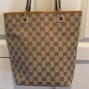 GUCCI Beige GG Canvas Small Bucket Tote Bag